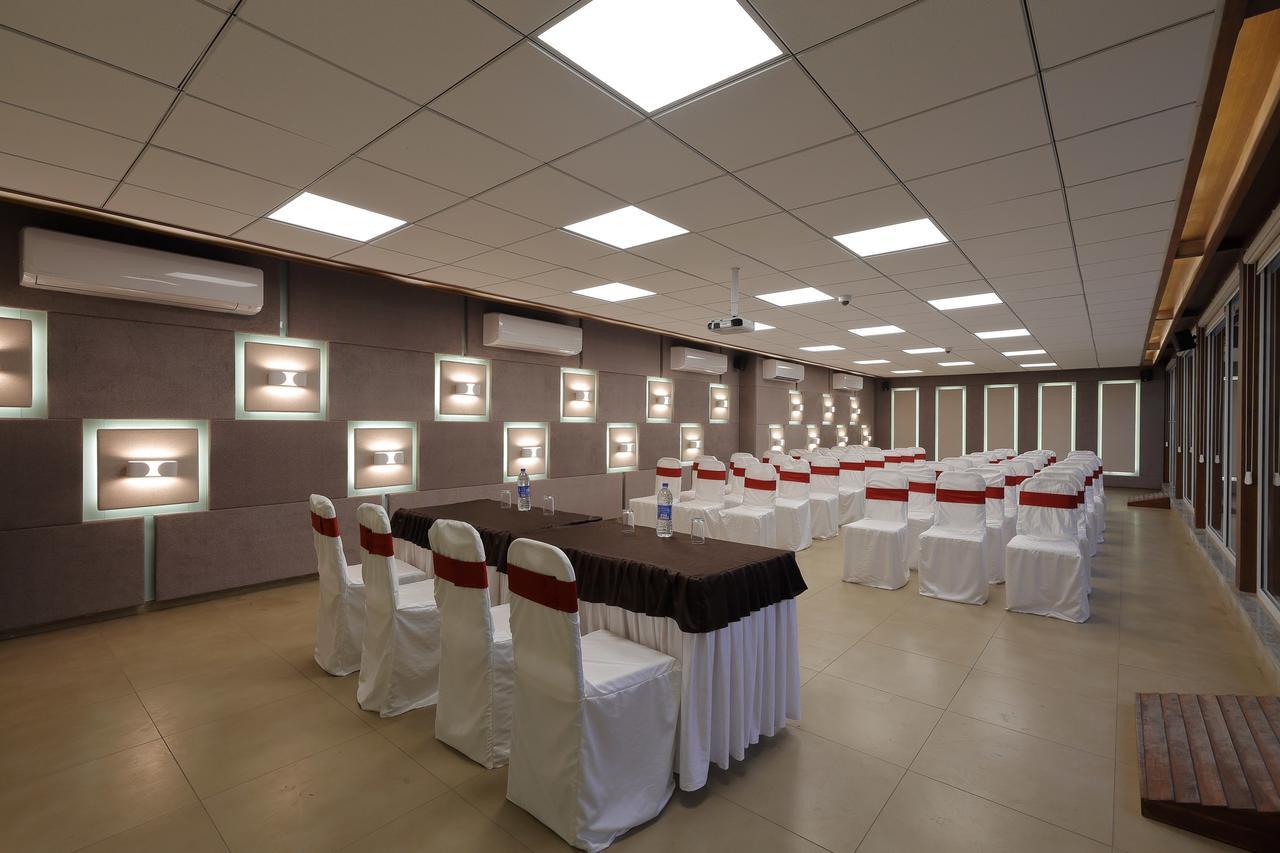 Hotel O Ellis Ahmadabad Zewnętrze zdjęcie
