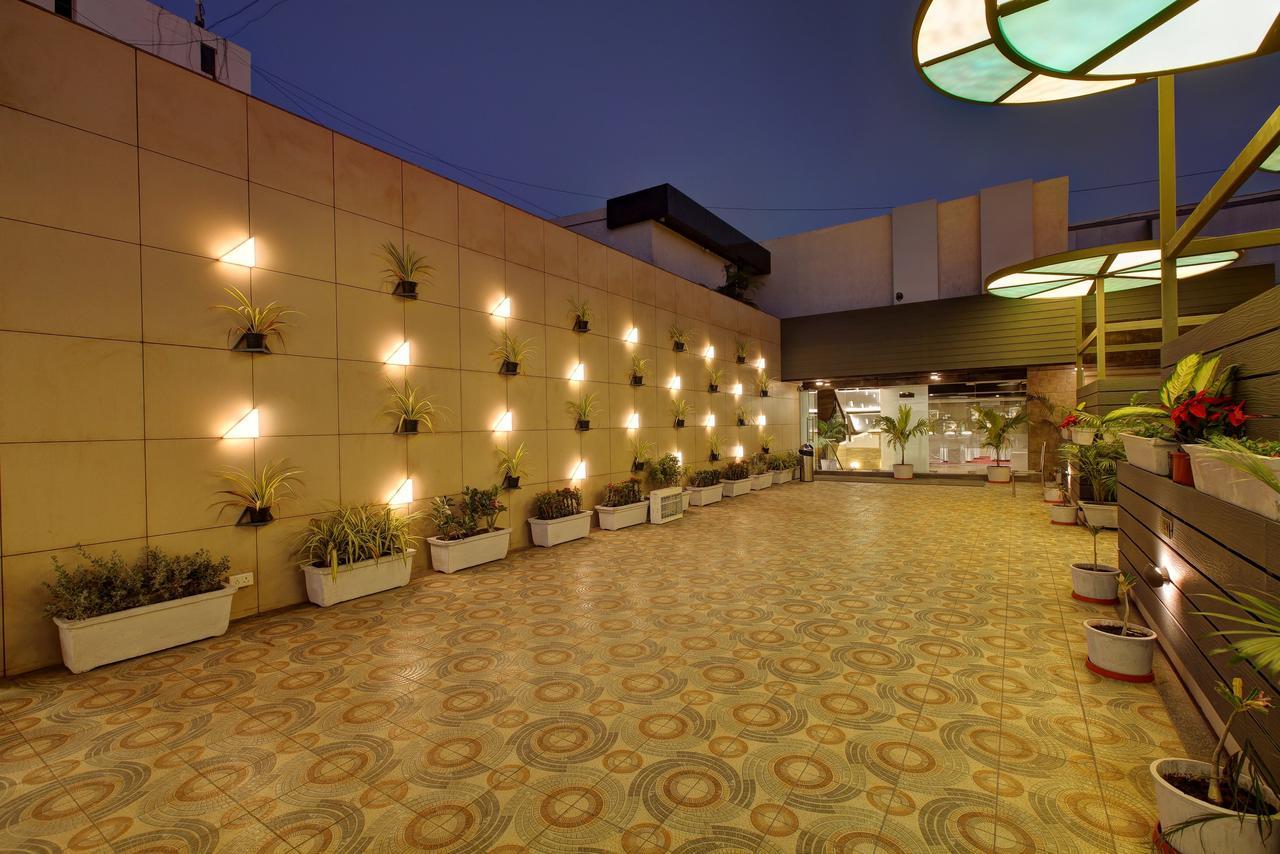 Hotel O Ellis Ahmadabad Zewnętrze zdjęcie
