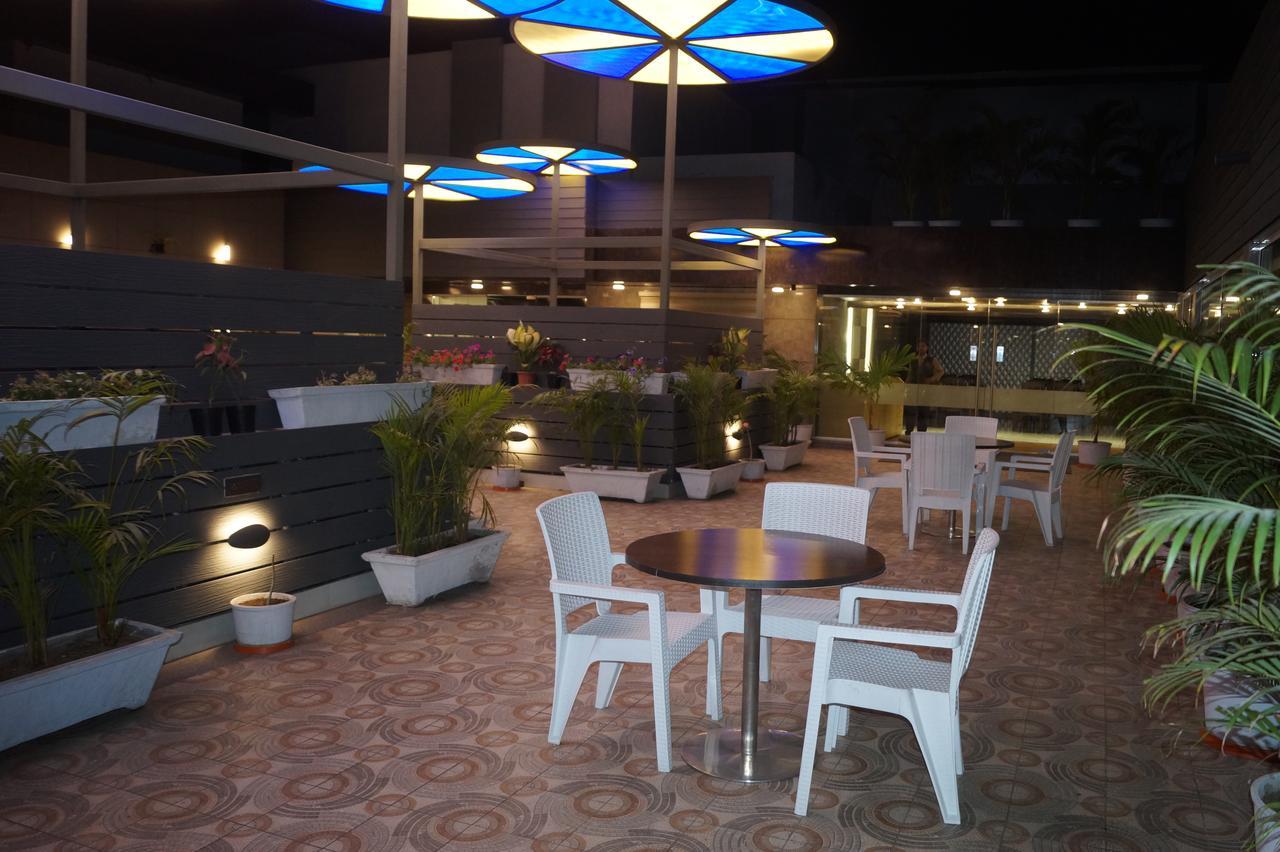 Hotel O Ellis Ahmadabad Zewnętrze zdjęcie