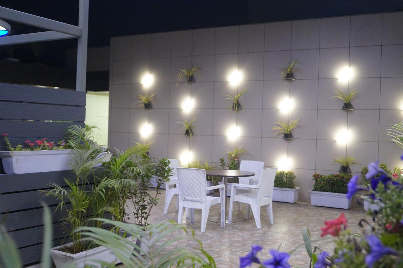 Hotel O Ellis Ahmadabad Zewnętrze zdjęcie
