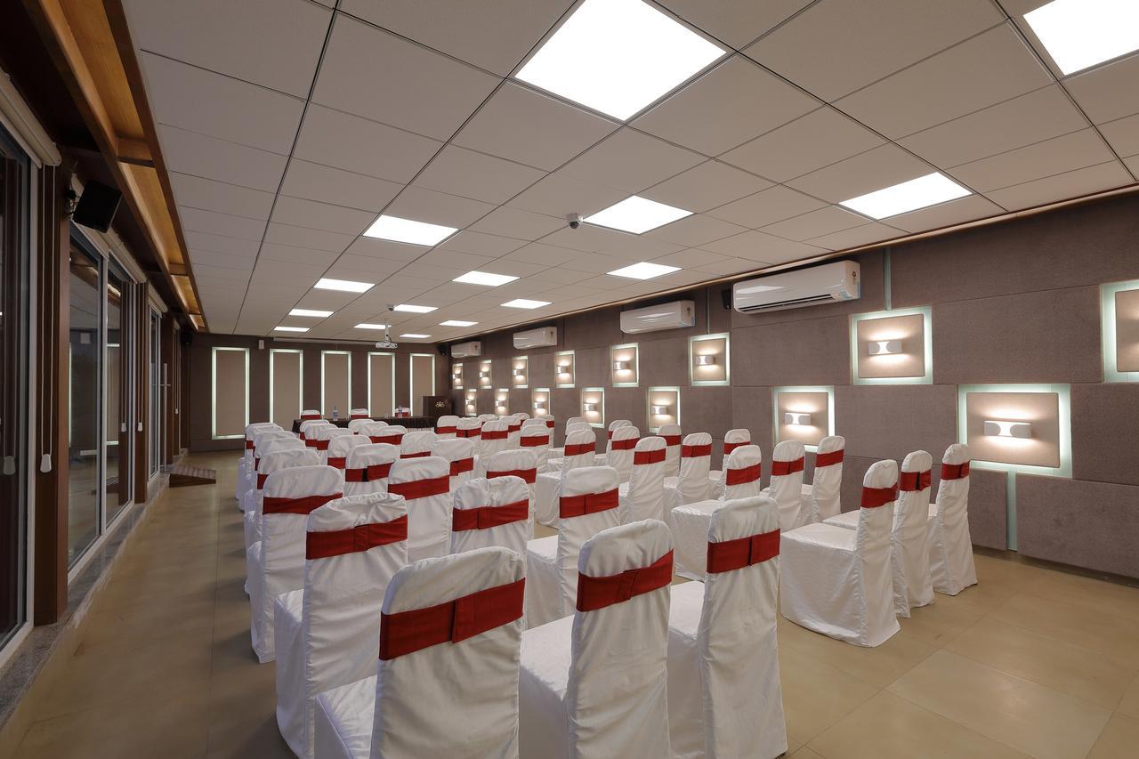 Hotel O Ellis Ahmadabad Zewnętrze zdjęcie