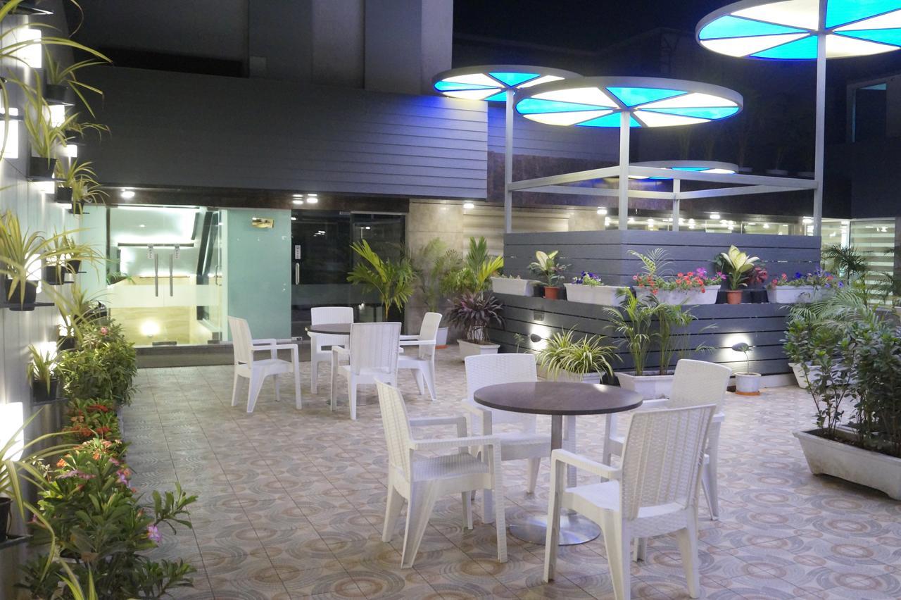Hotel O Ellis Ahmadabad Zewnętrze zdjęcie